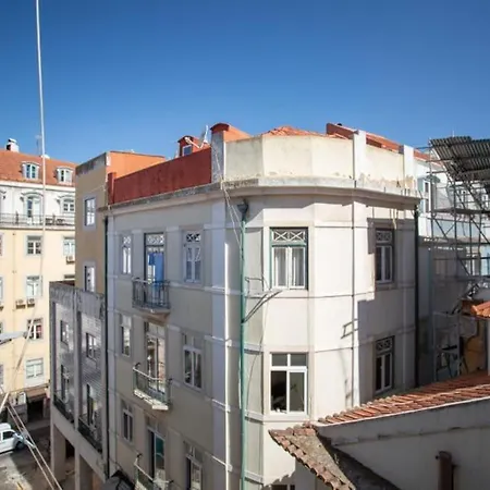 Loft Mouraria Apartment