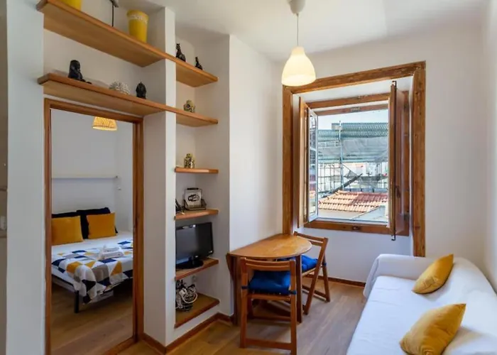 Διαμέρισμα Loft Mouraria *